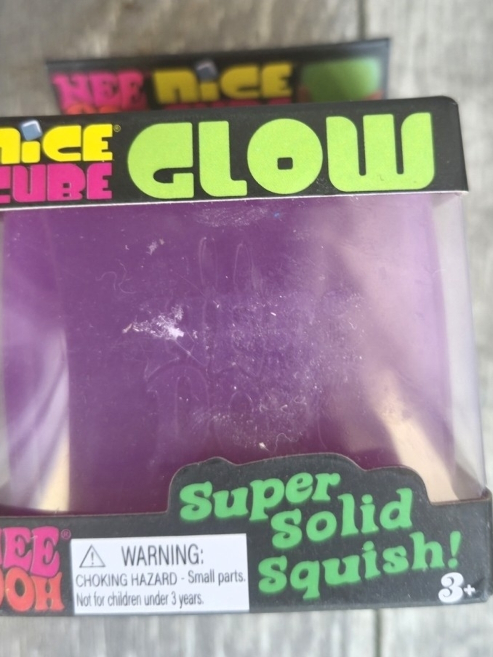 Nice Cube Glow Super Solid Squish - Purple